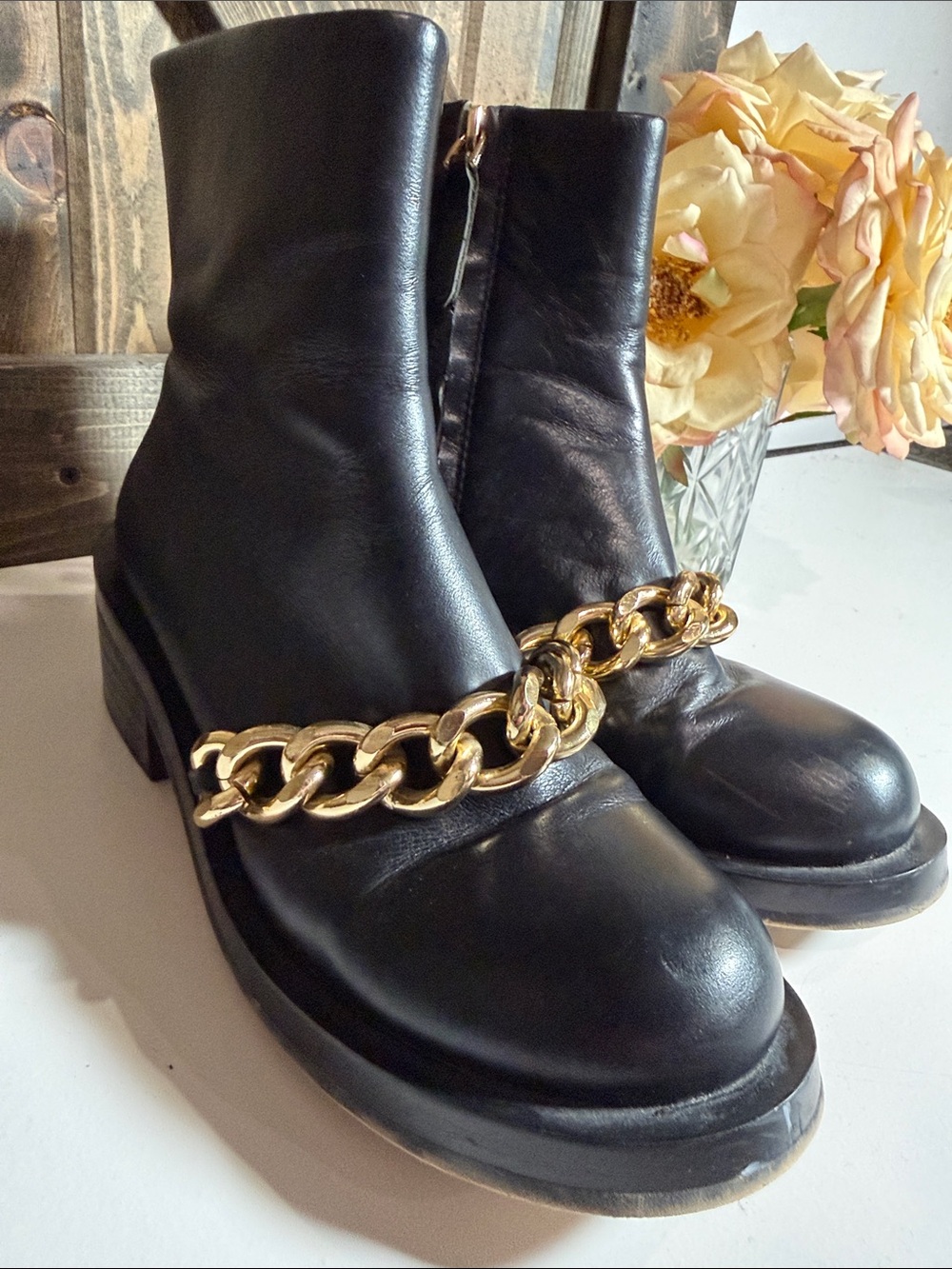 Givenchy Black leather with gold chain ankle boots - Picture 4 of 8